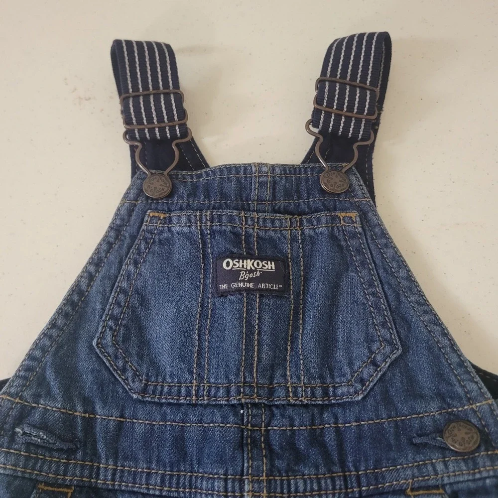 OshKosh Size 12M Overalls Baby Boy Lined Denim Vestbak Blue Snap Leg